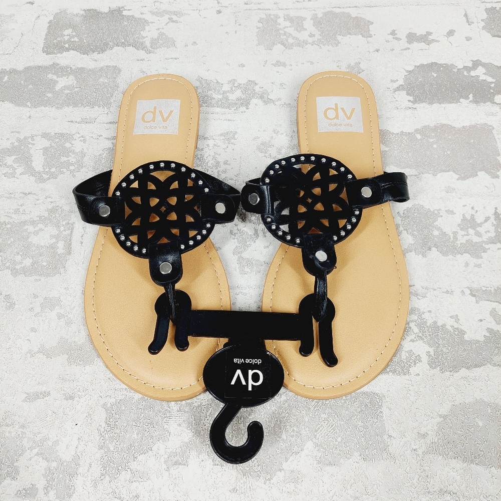 NEW Dolce Vita Gotie Black Laser Cut Thong Studded Sandals M414
